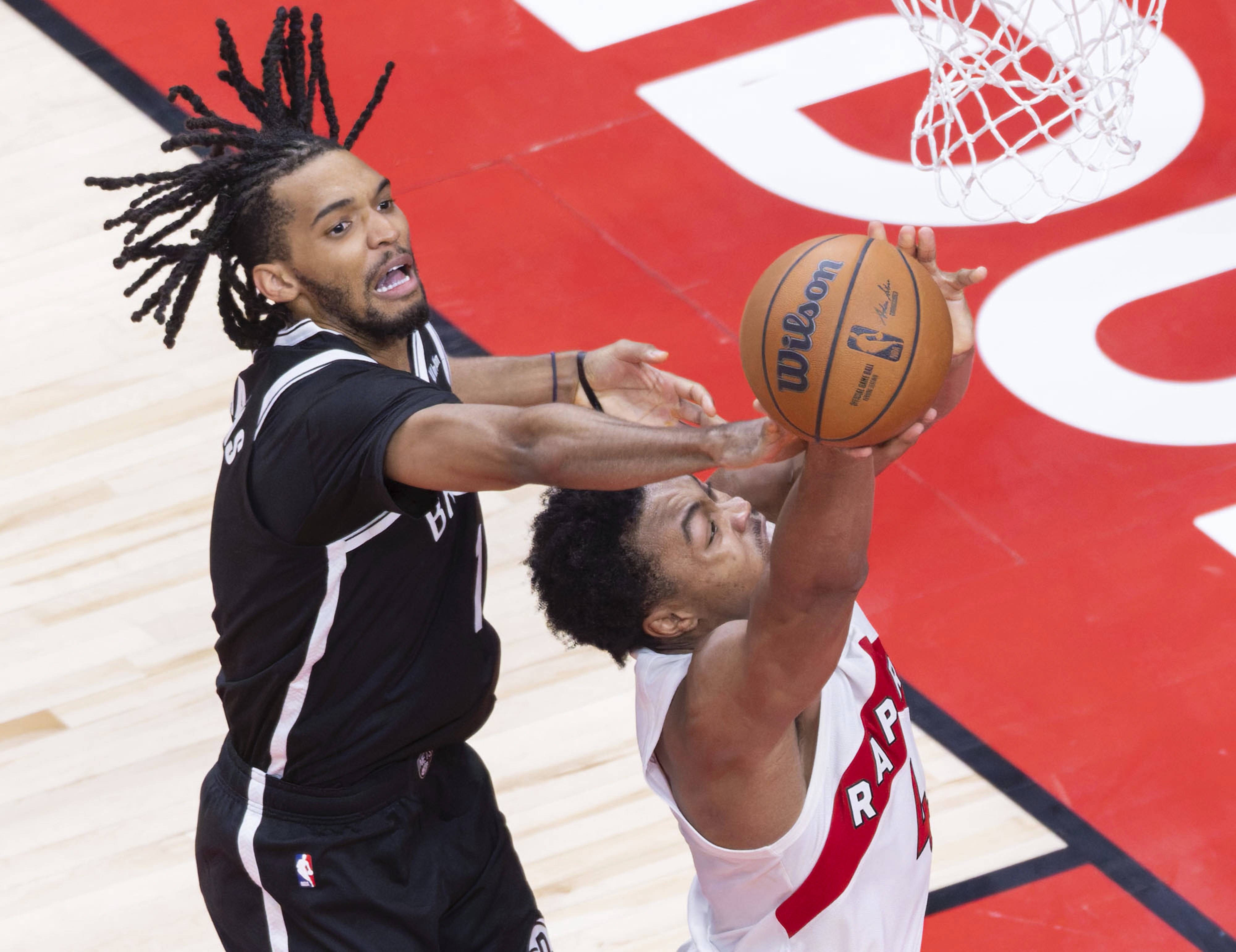 英雄联盟-赛地聚焦——NBA总决赛关键时刻热度飙升，多伦多猛龙防线松动，信心回归，训练强度明显提升