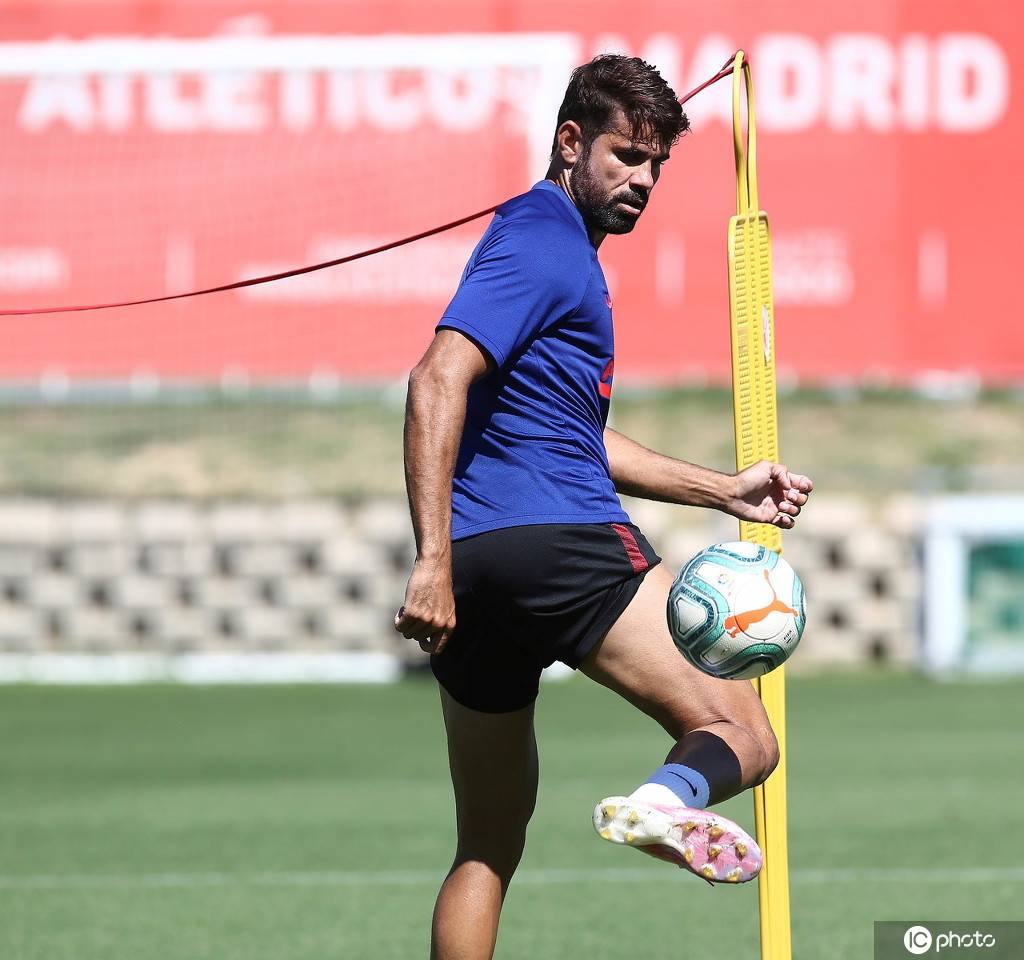 英雄联盟-今晨体能课后，丹佛掘金战术微调备战西甲，更衣室稳定，赛季目标并未改变的简单介绍